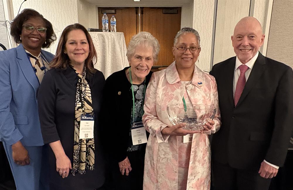 Gailda Davis, Donna Shavlik, Gloria Thomas, Ted Mitchell